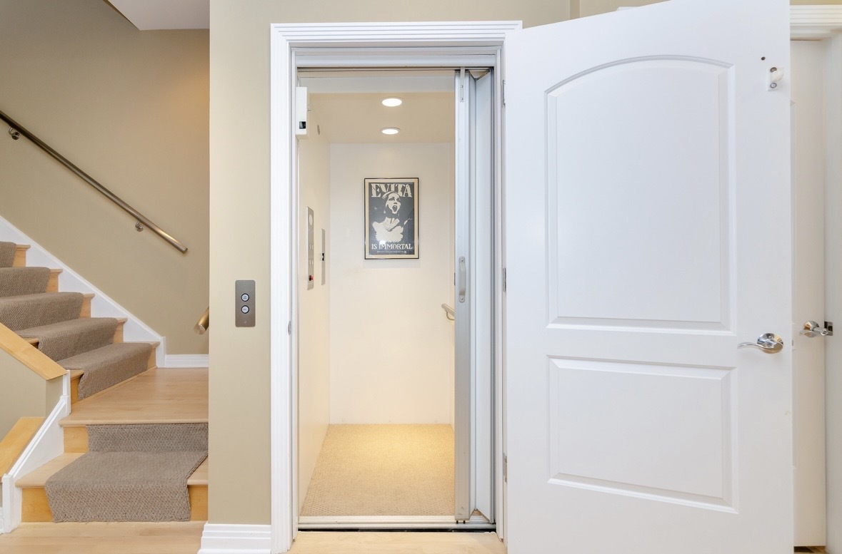 1125 W Monroe Street, Chicago, IL 60607