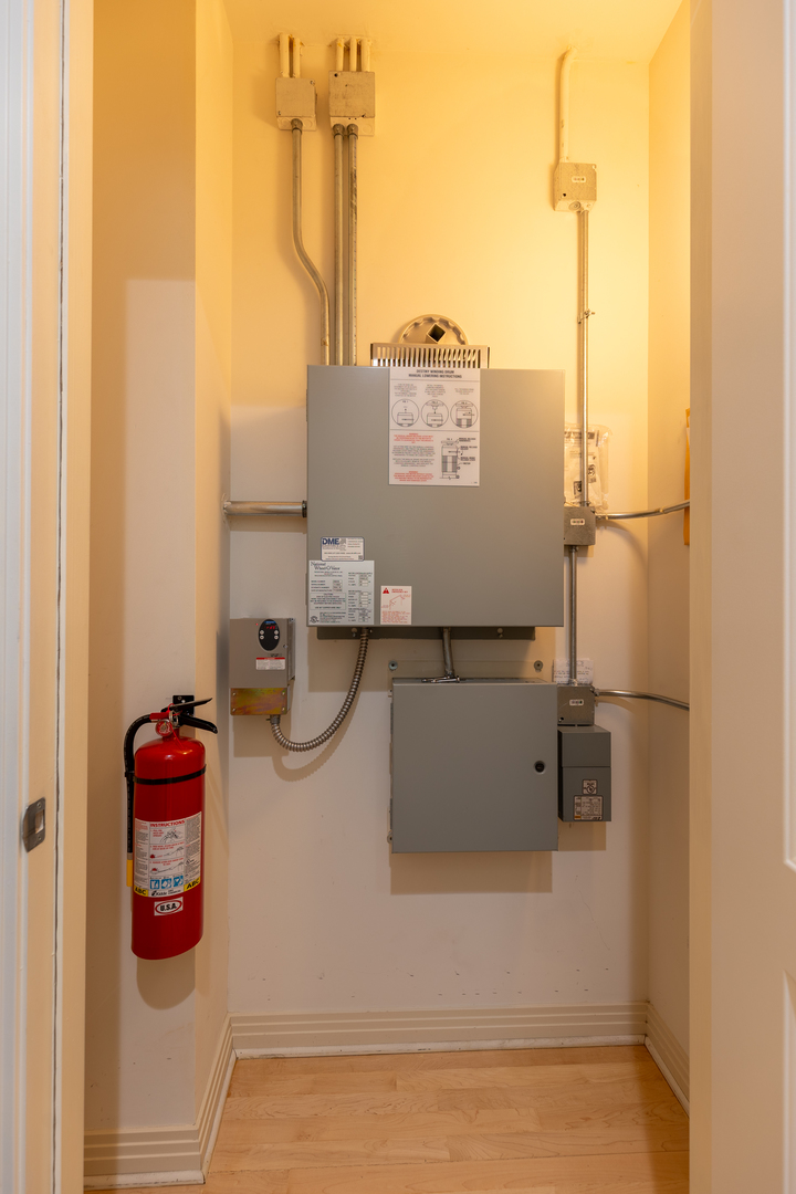 1125 W Monroe Street, Chicago, IL 60607