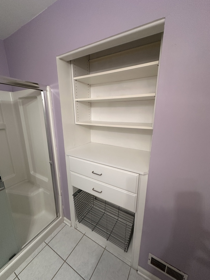 Round Lake Beach, IL 60073