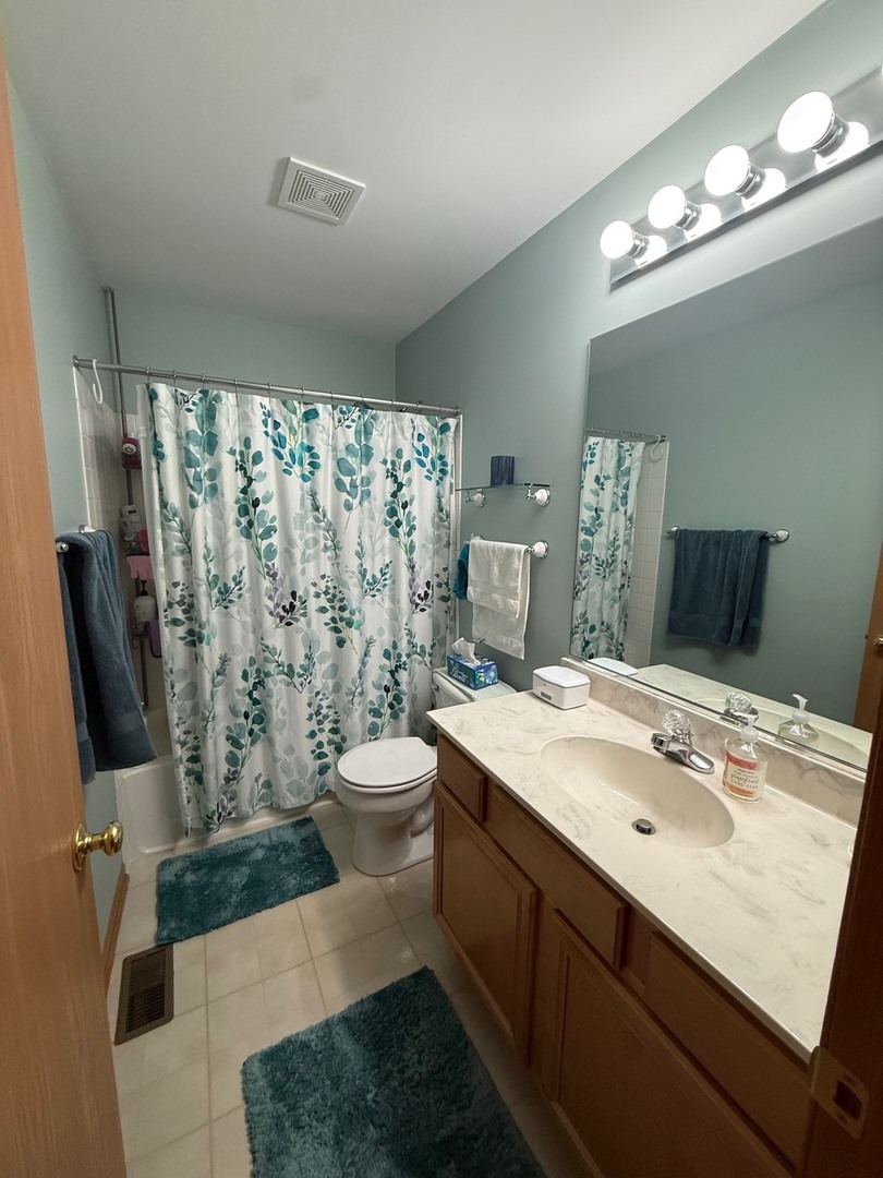 1605 Samuel Court, Gurnee, IL 60031