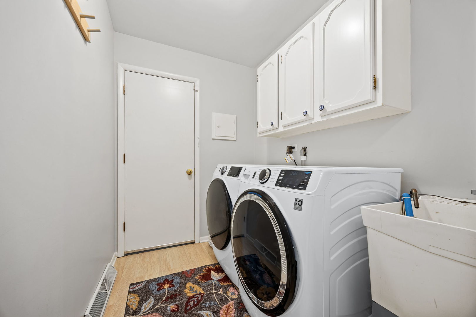 1532 Swallow Street, Naperville, IL 60565