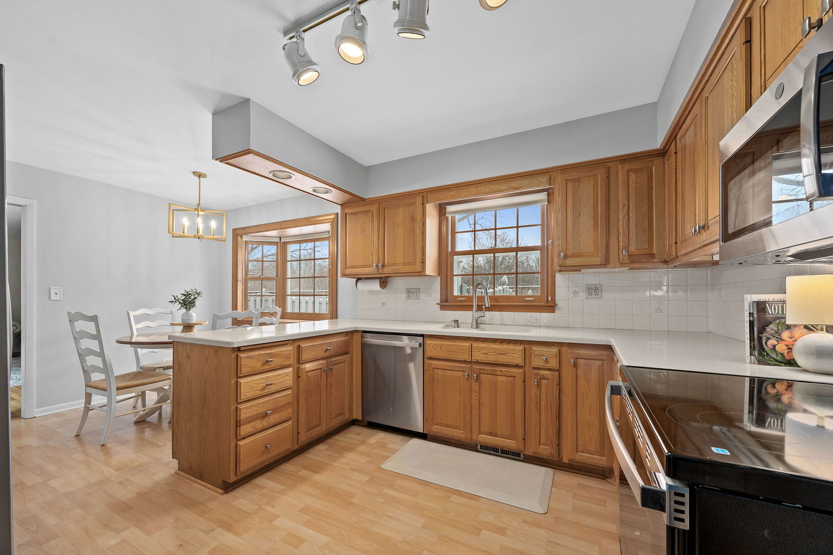 1532 Swallow Street, Naperville, IL 60565