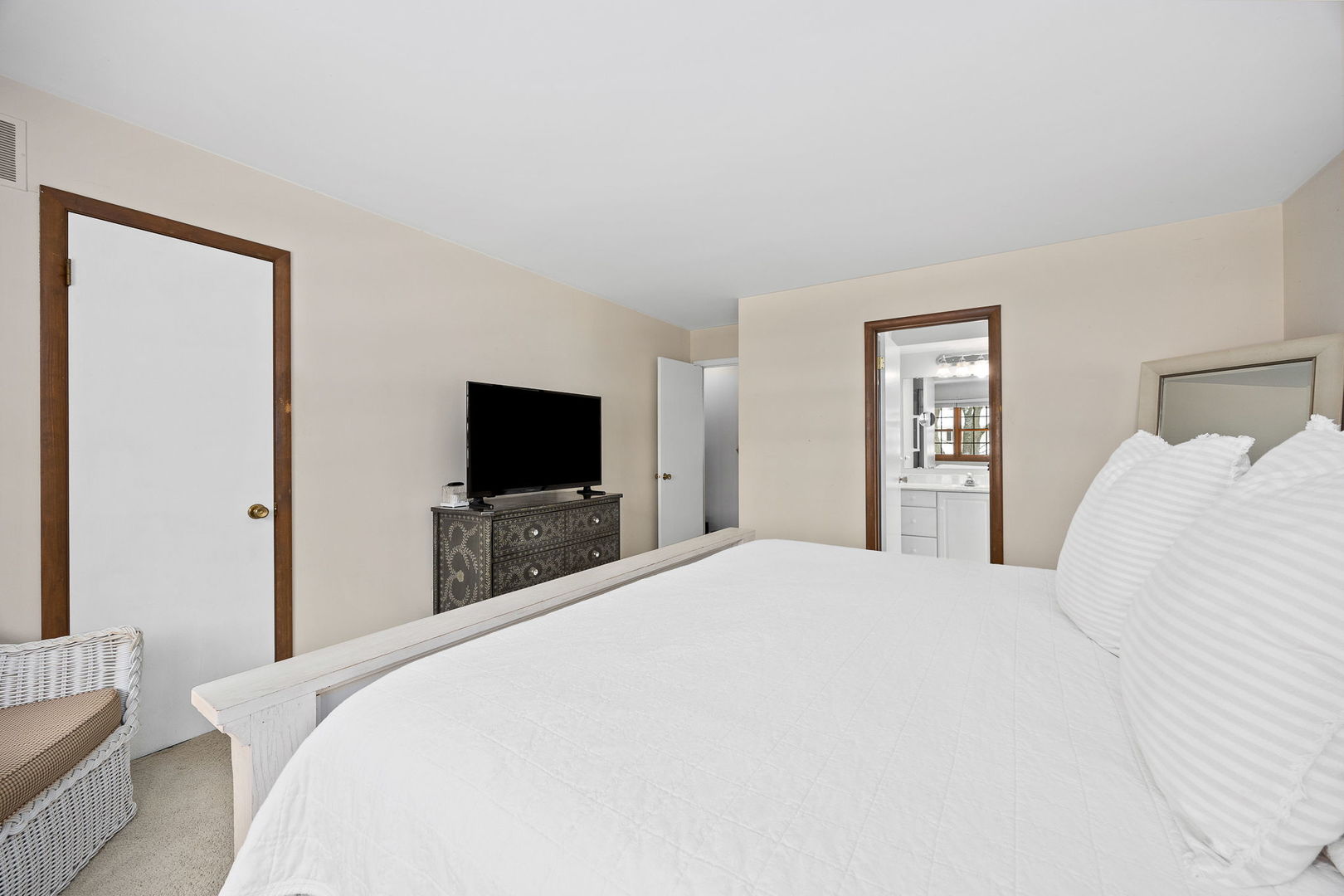 1532 Swallow Street, Naperville, IL 60565