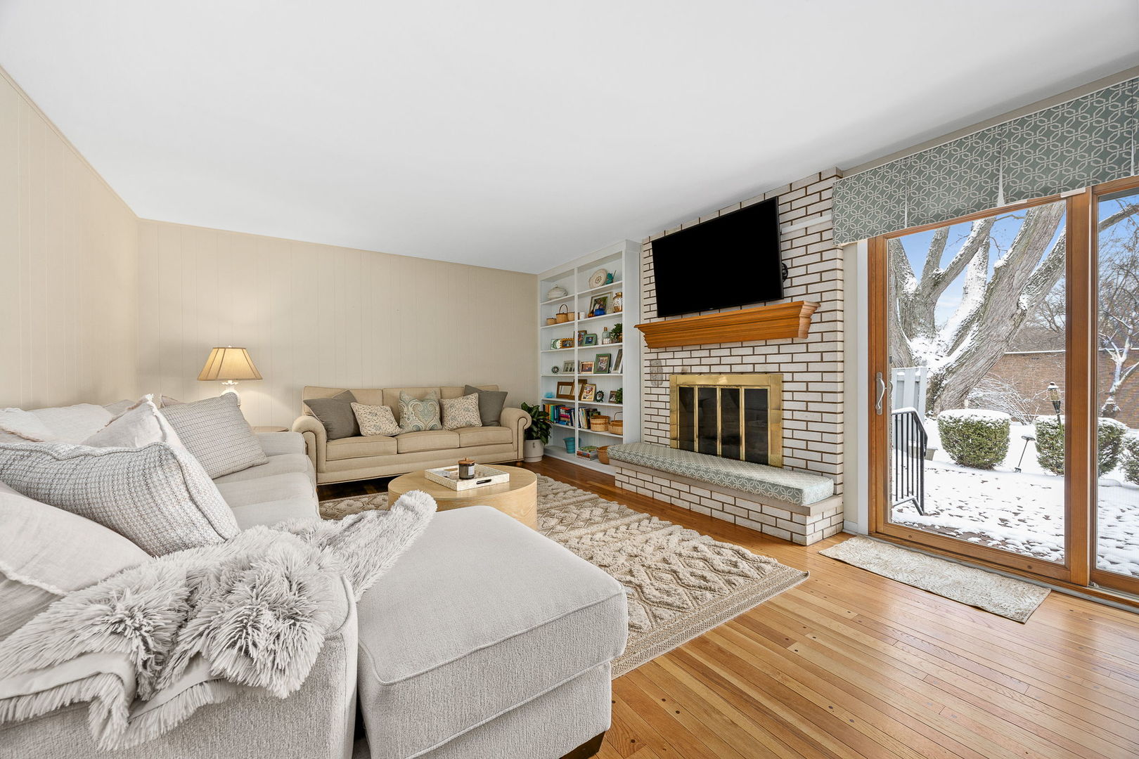 1532 Swallow Street, Naperville, IL 60565