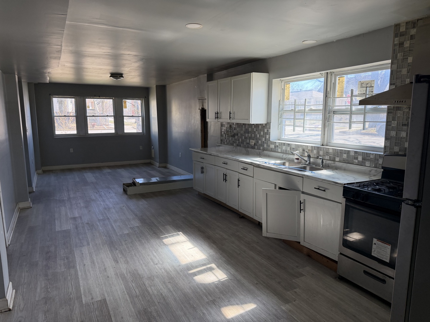 7958 S South Shore Drive, Chicago, IL 60617