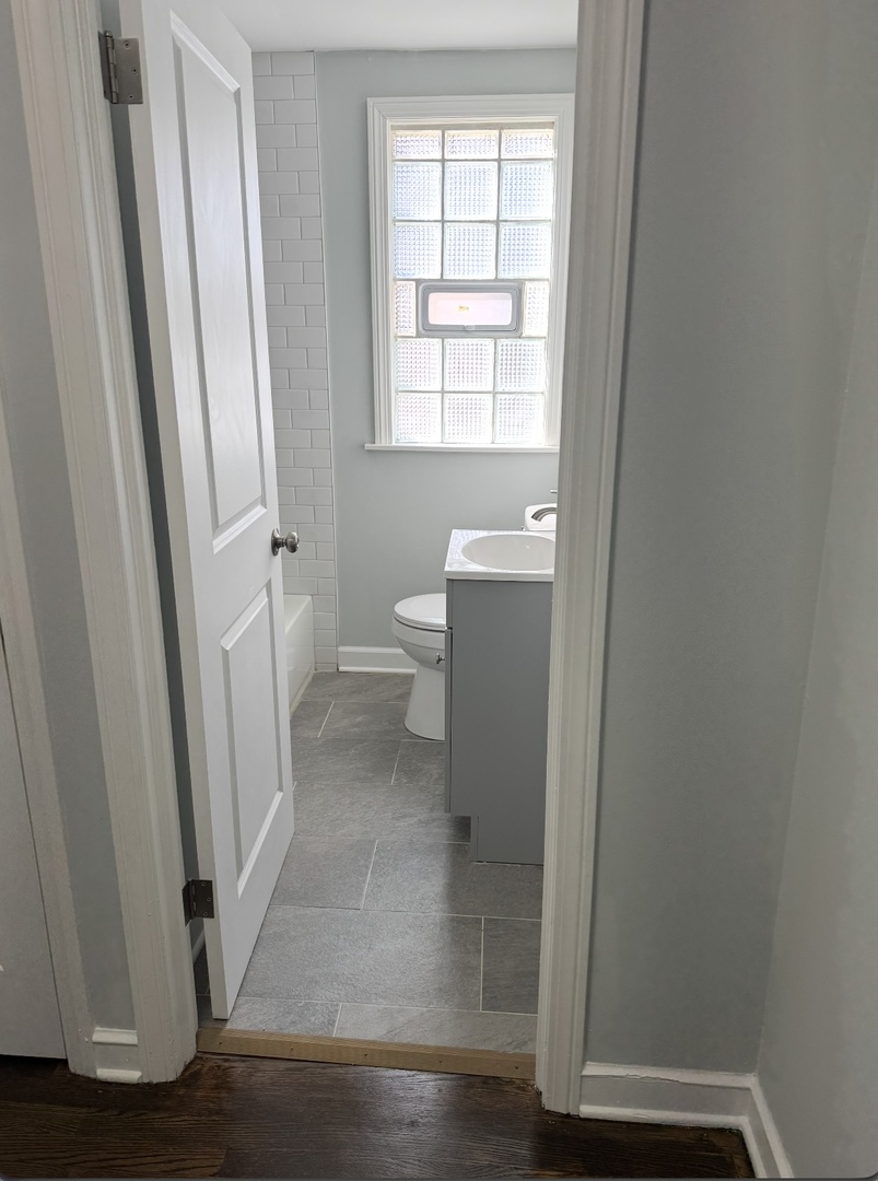 8051 S Yale Avenue, Chicago, IL 60620