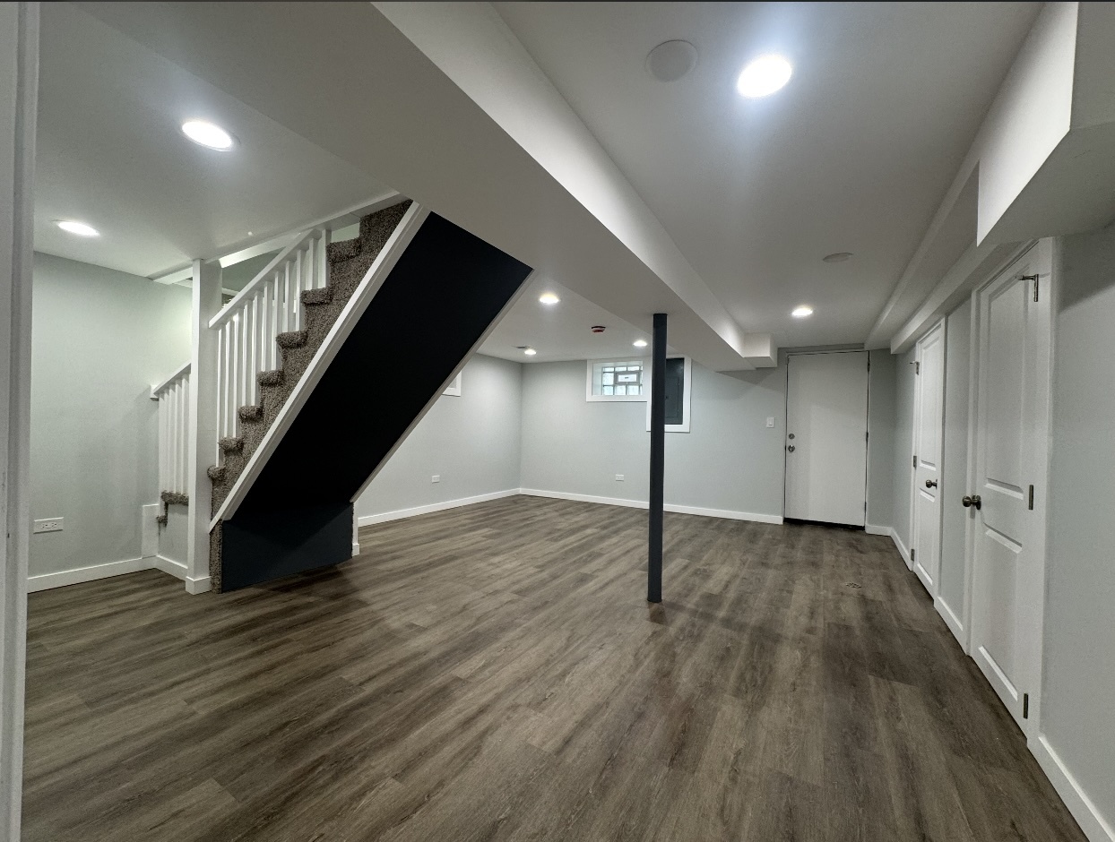 8051 S Yale Avenue, Chicago, IL 60620