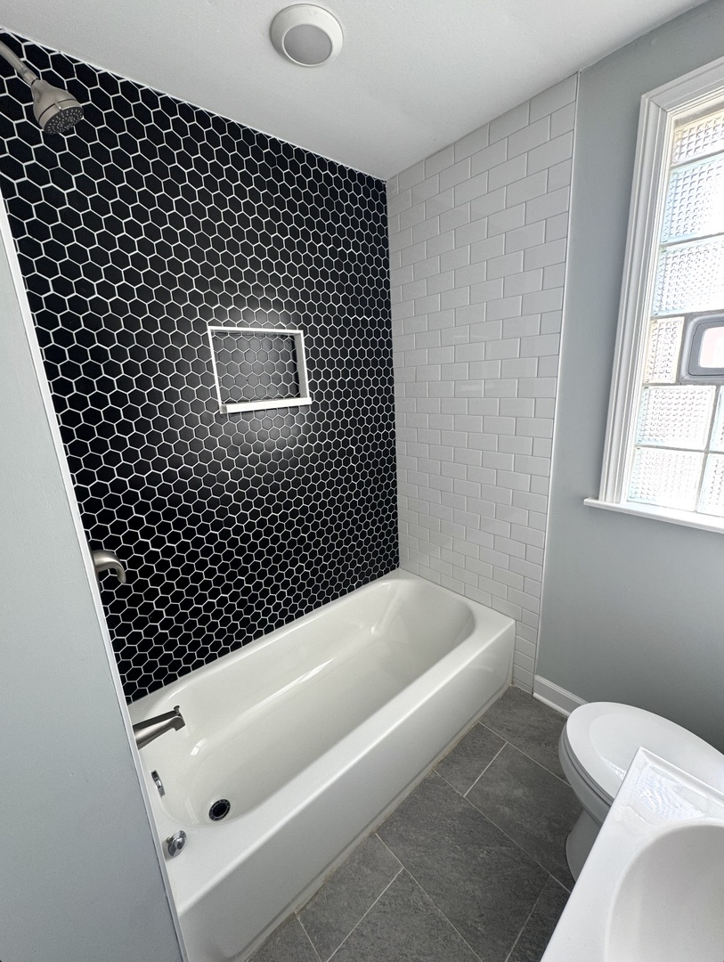 8051 S Yale Avenue, Chicago, IL 60620