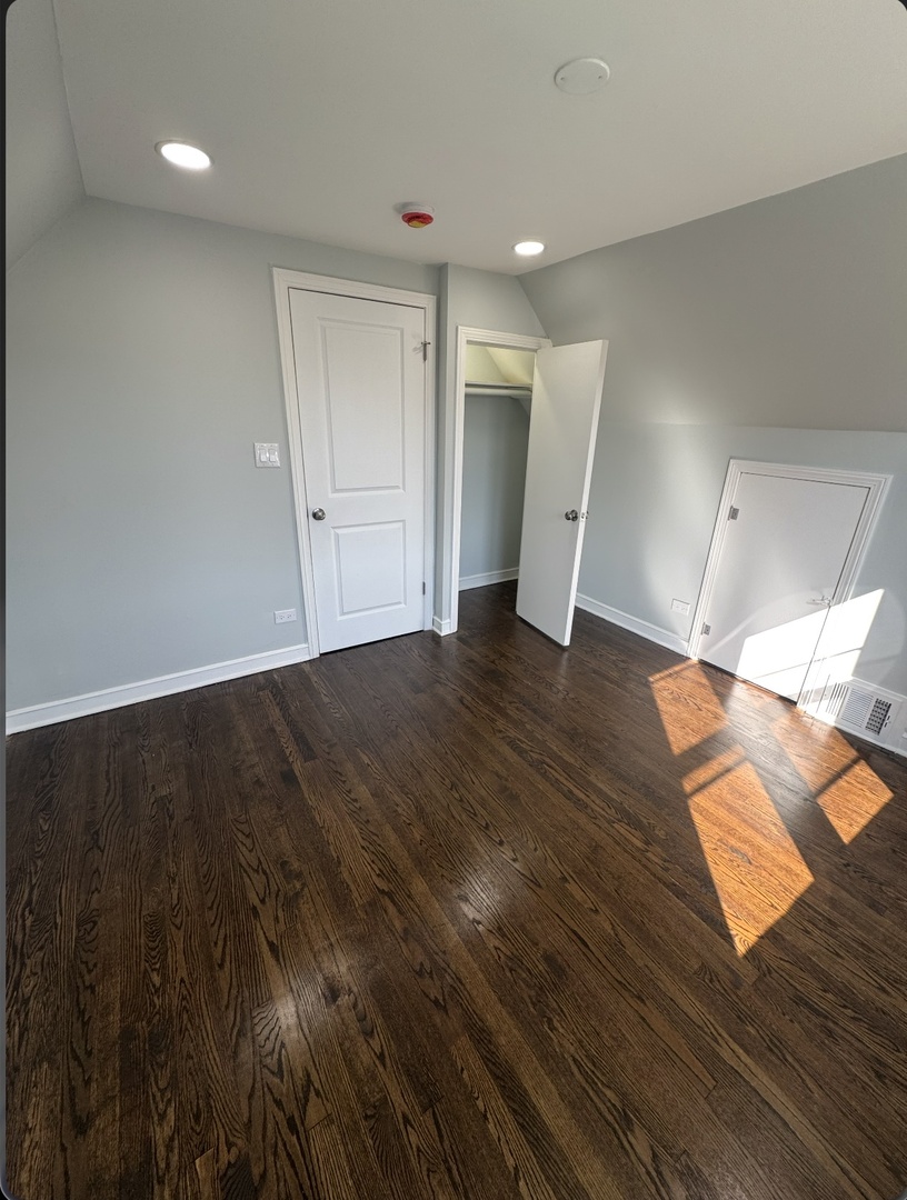 8051 S Yale Avenue, Chicago, IL 60620