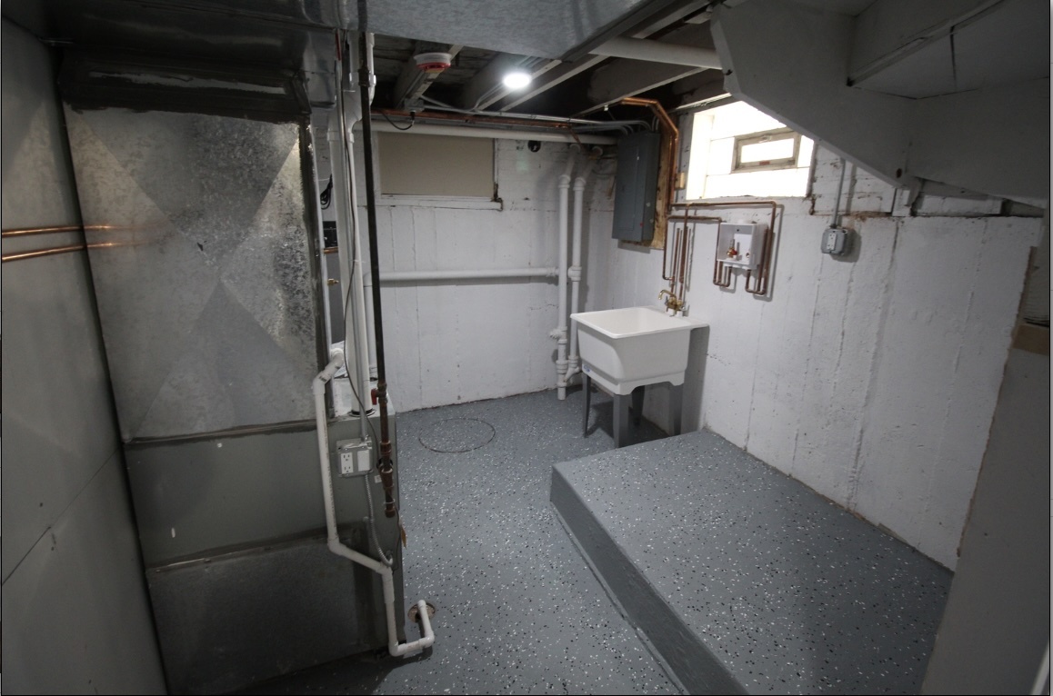 8051 S Yale Avenue, Chicago, IL 60620