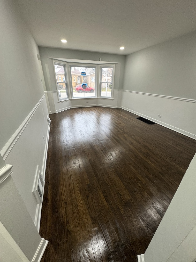 8051 S Yale Avenue, Chicago, IL 60620