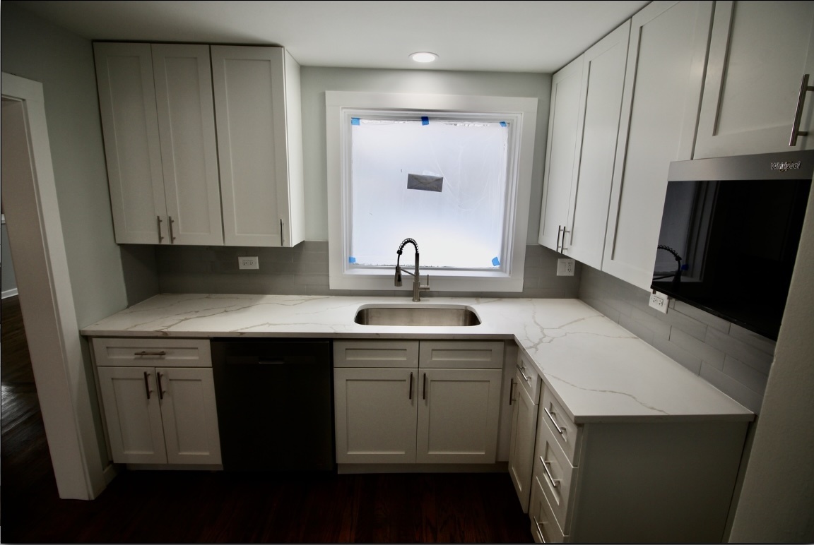 8051 S Yale Avenue, Chicago, IL 60620