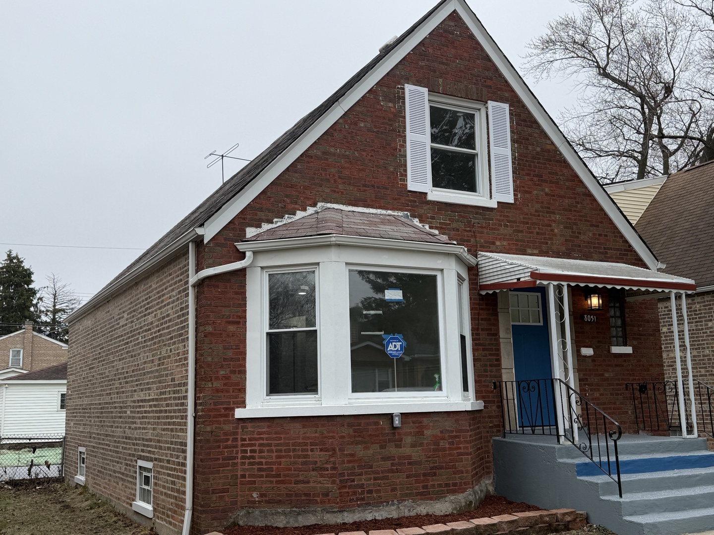 8051 S Yale Avenue, Chicago, IL 60620