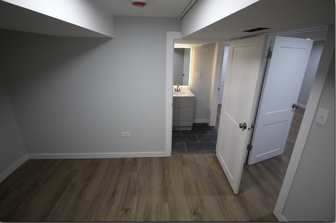 8051 S Yale Avenue, Chicago, IL 60620