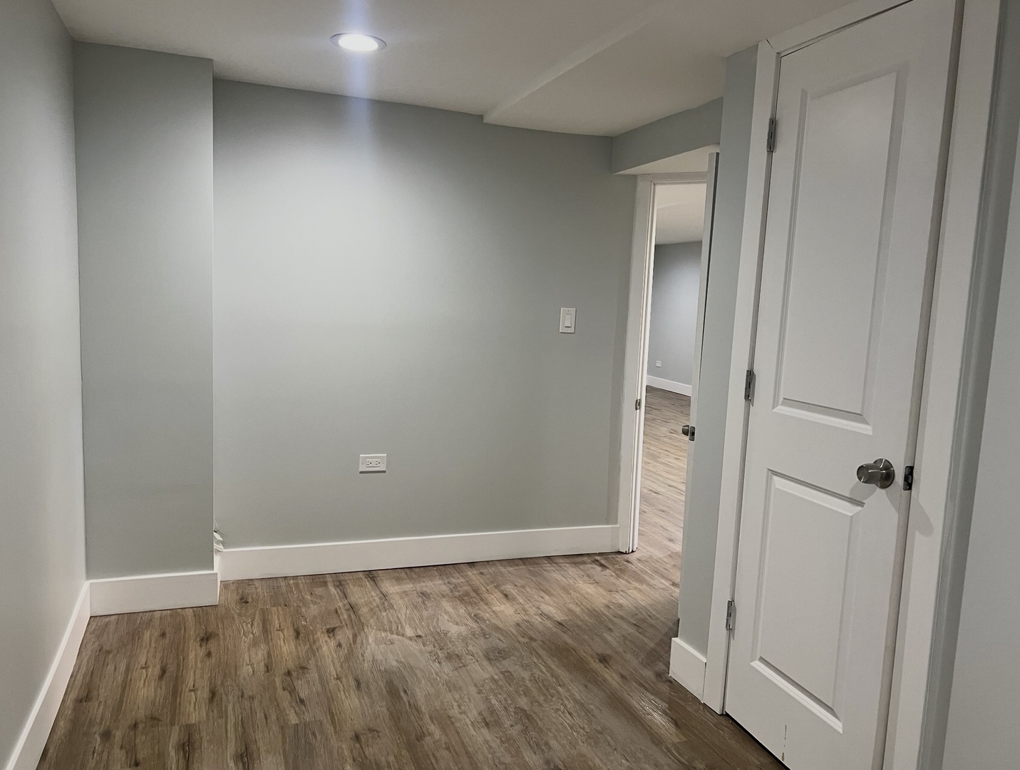 8051 S Yale Avenue, Chicago, IL 60620