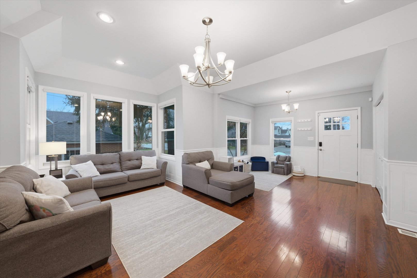 239 Oregon Street, Frankfort, IL 60423