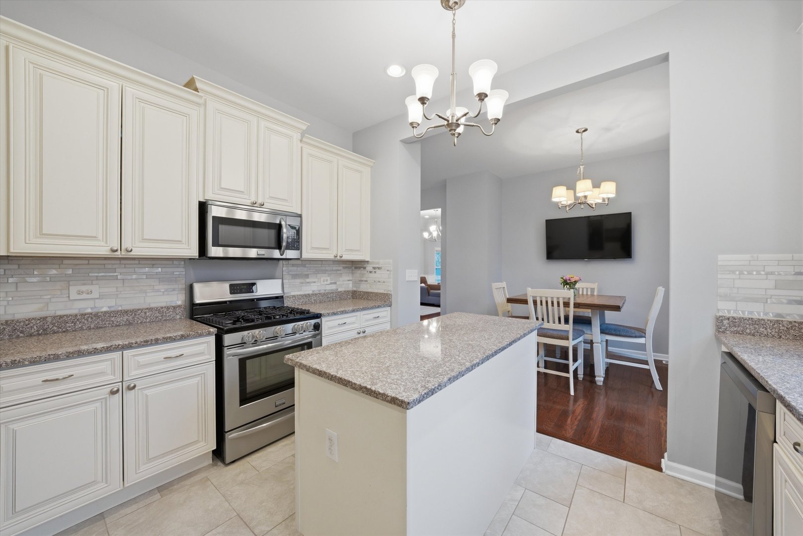 239 Oregon Street, Frankfort, IL 60423