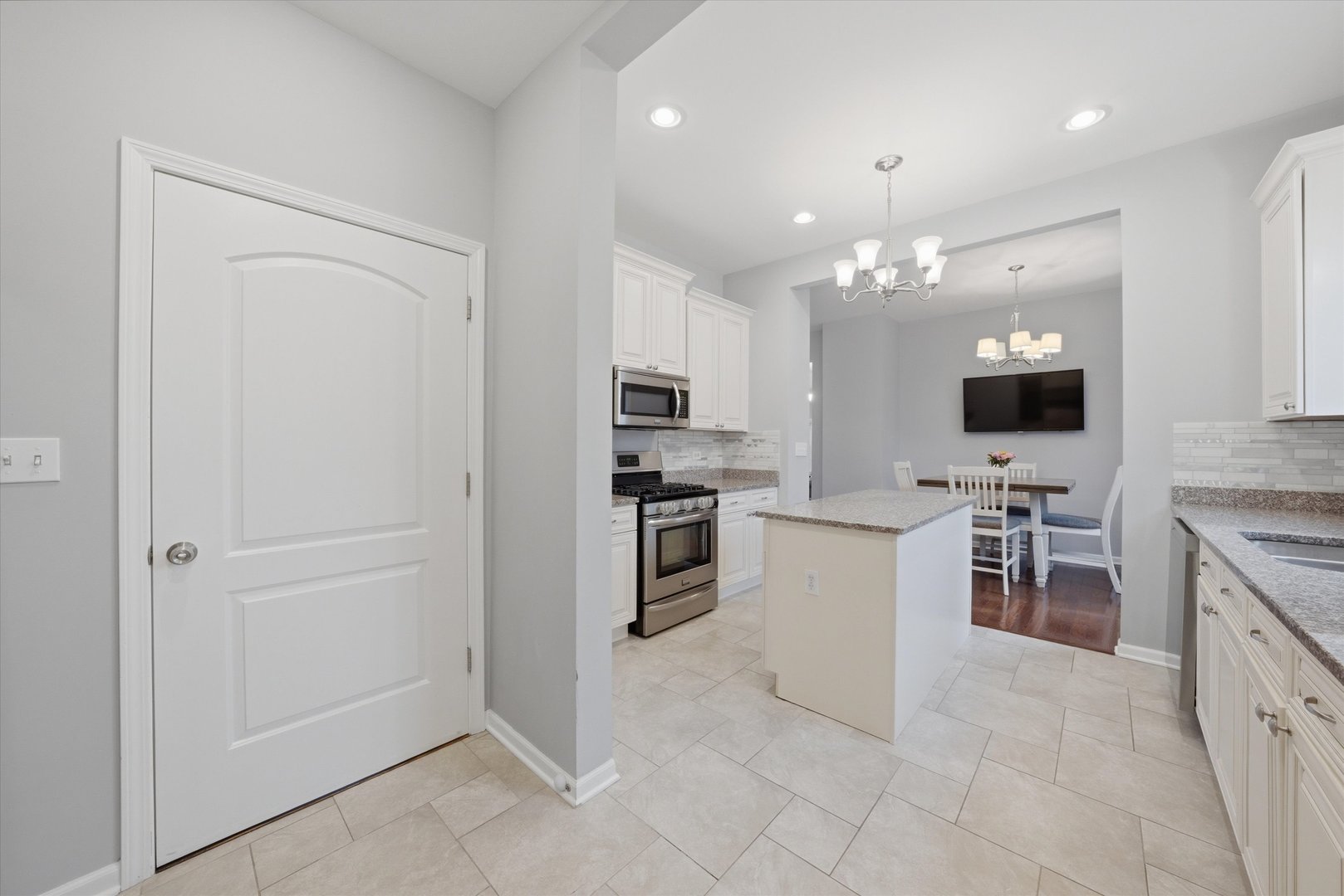 239 Oregon Street, Frankfort, IL 60423