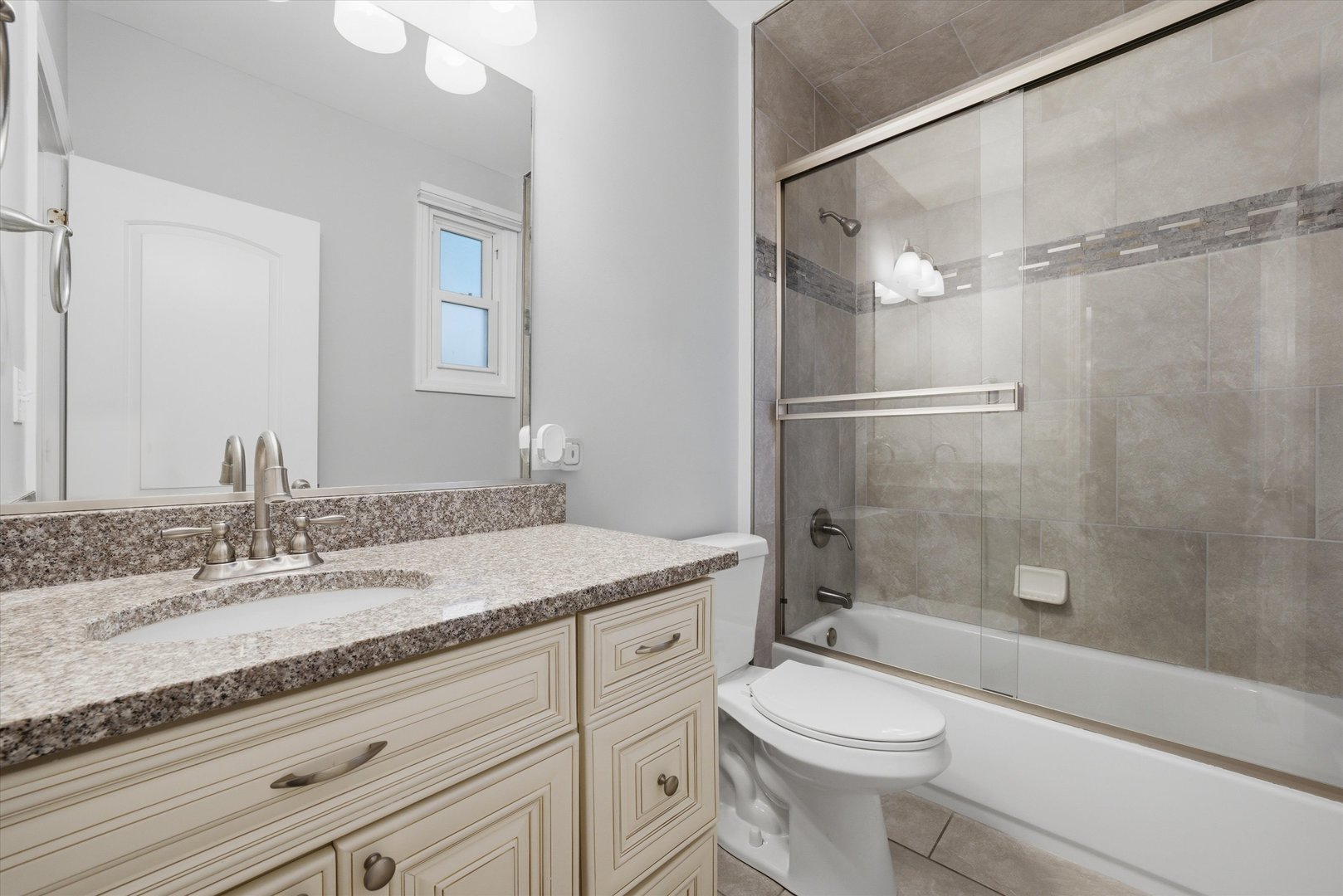 239 Oregon Street, Frankfort, IL 60423