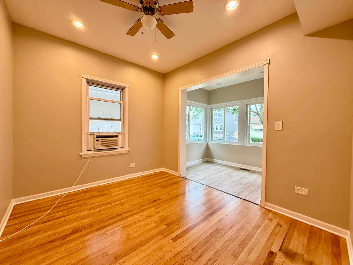 2130 N 73rd Avenue, Elmwood Park, IL 60707