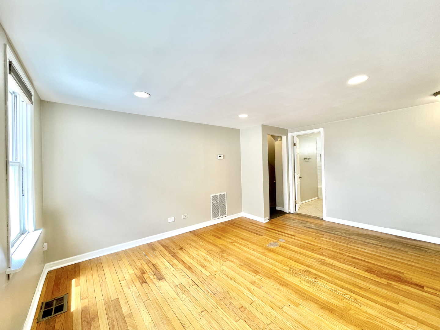 2130 N 73rd Avenue, Elmwood Park, IL 60707