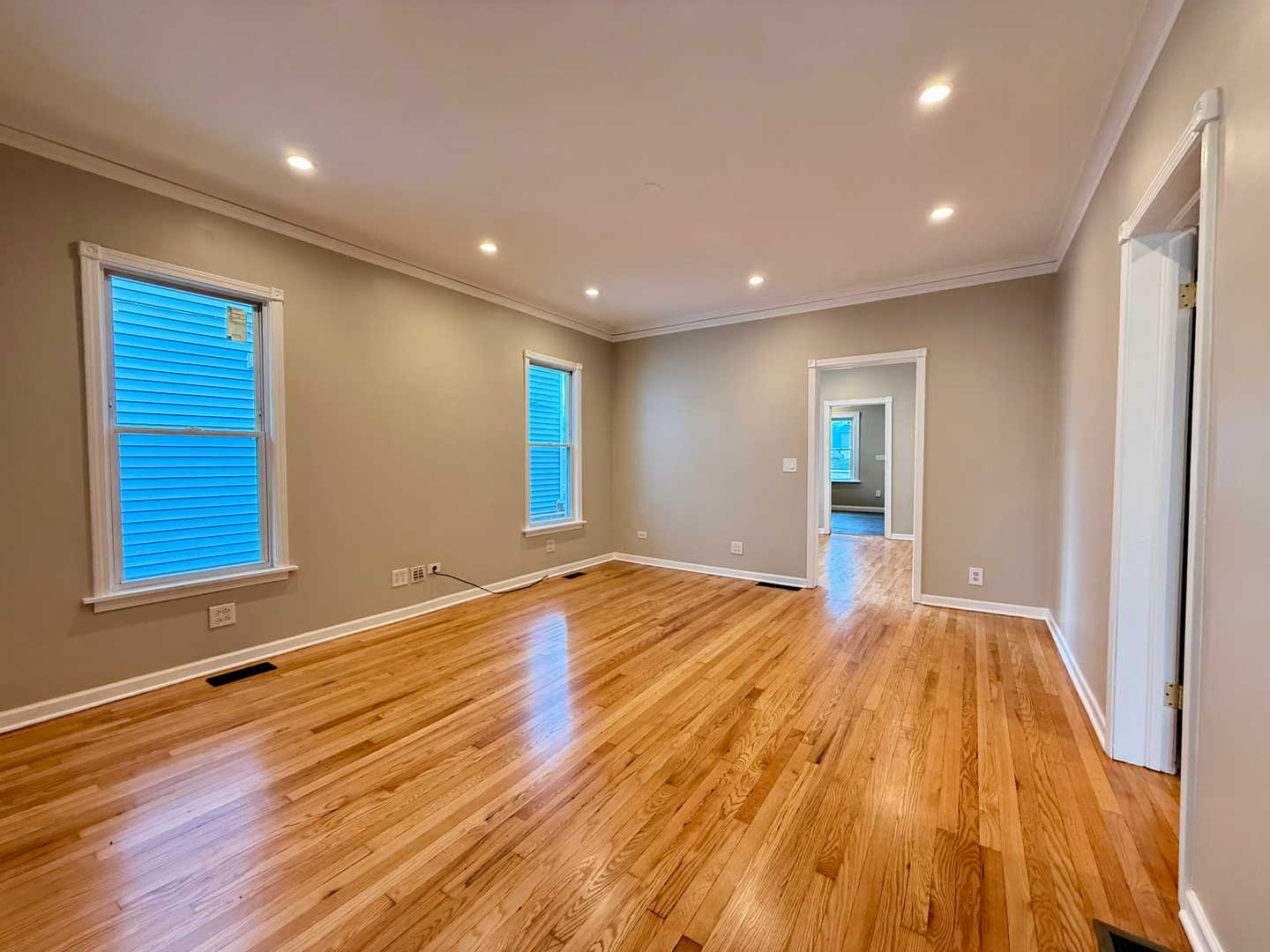 2130 N 73rd Avenue, Elmwood Park, IL 60707