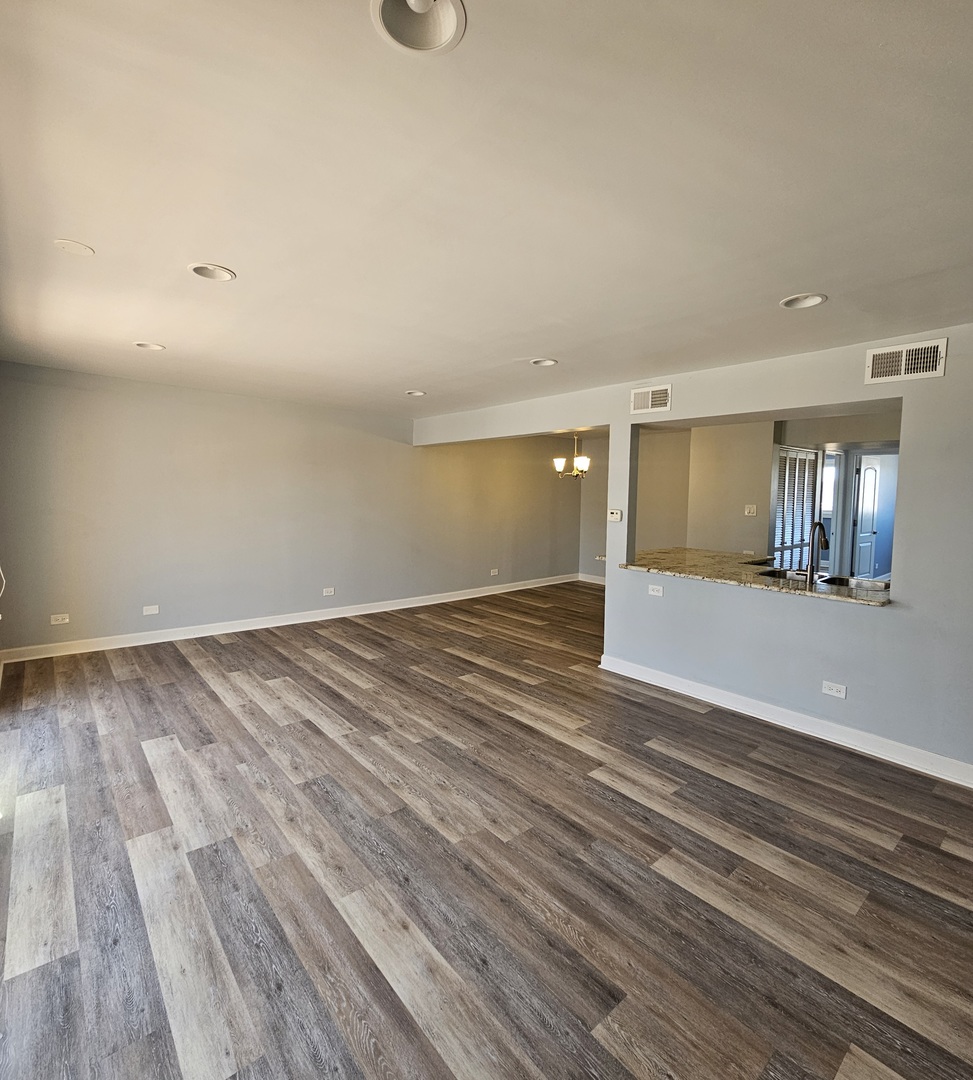 520 N Roberts Drive #2C, Glenwood, IL 60425