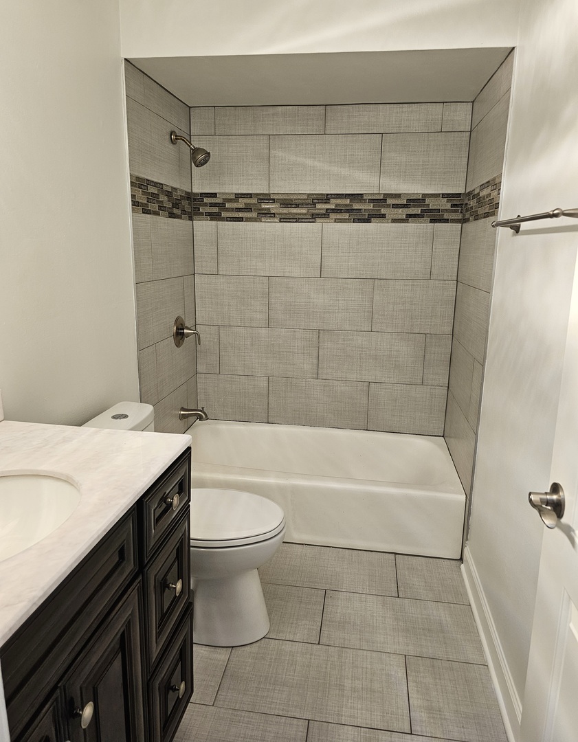 520 N Roberts Drive #2C, Glenwood, IL 60425