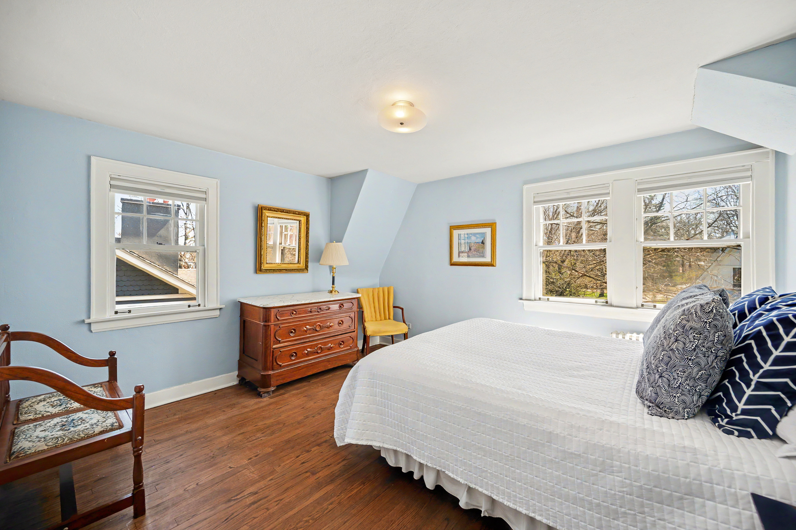 1243 Hawthorne Lane, Downers Grove, IL 60515