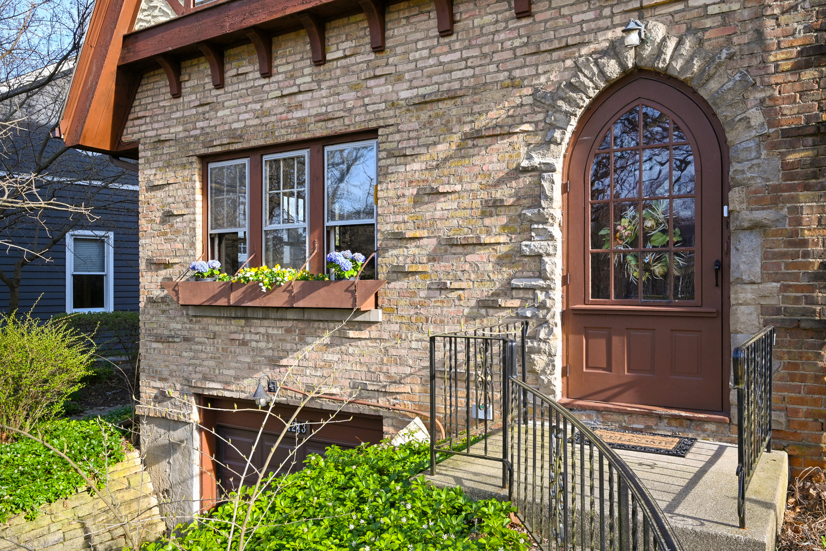 1243 Hawthorne Lane, Downers Grove, IL 60515