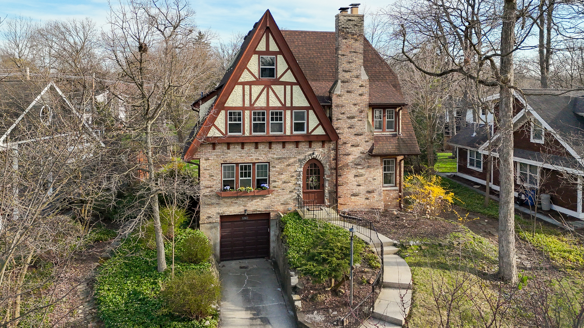 1243 Hawthorne Lane, Downers Grove, IL 60515