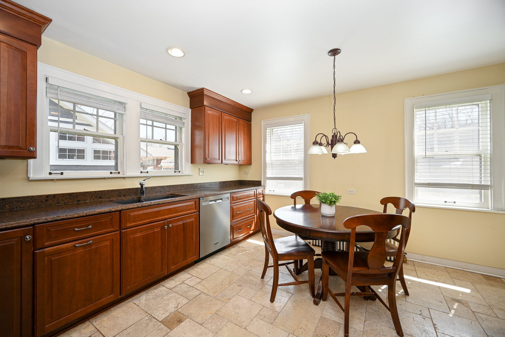 1243 Hawthorne Lane, Downers Grove, IL 60515