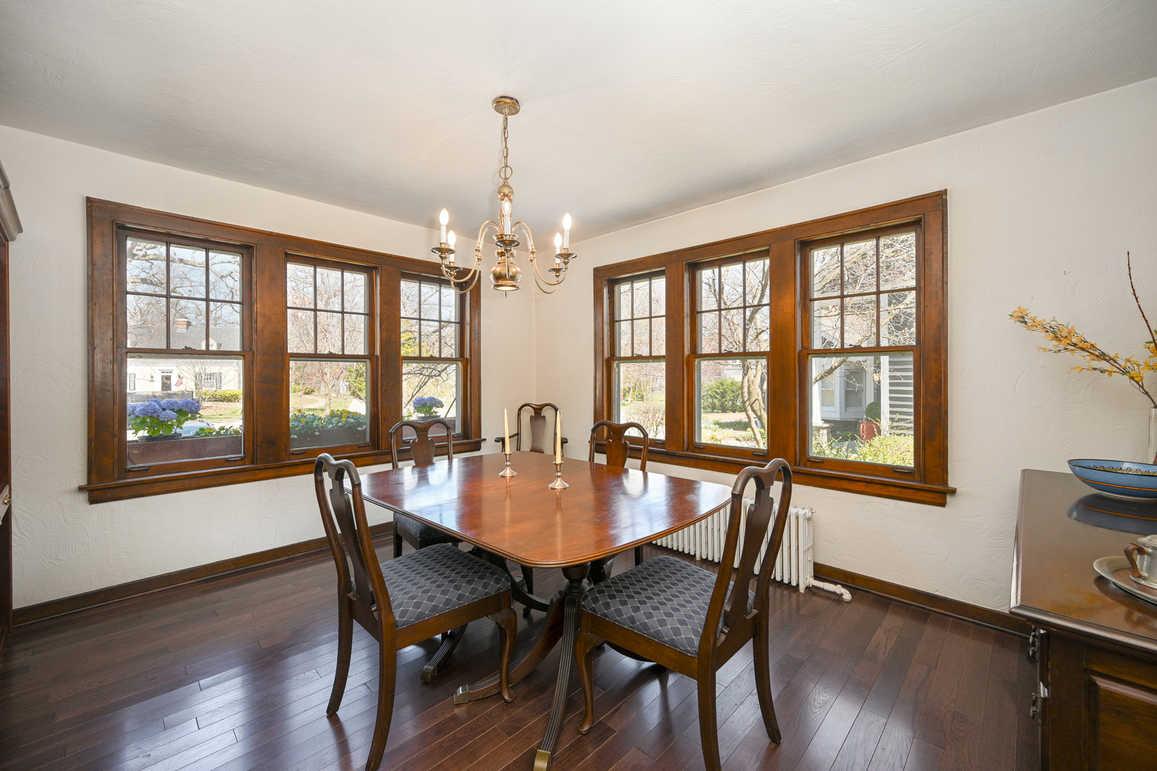 1243 Hawthorne Lane, Downers Grove, IL 60515