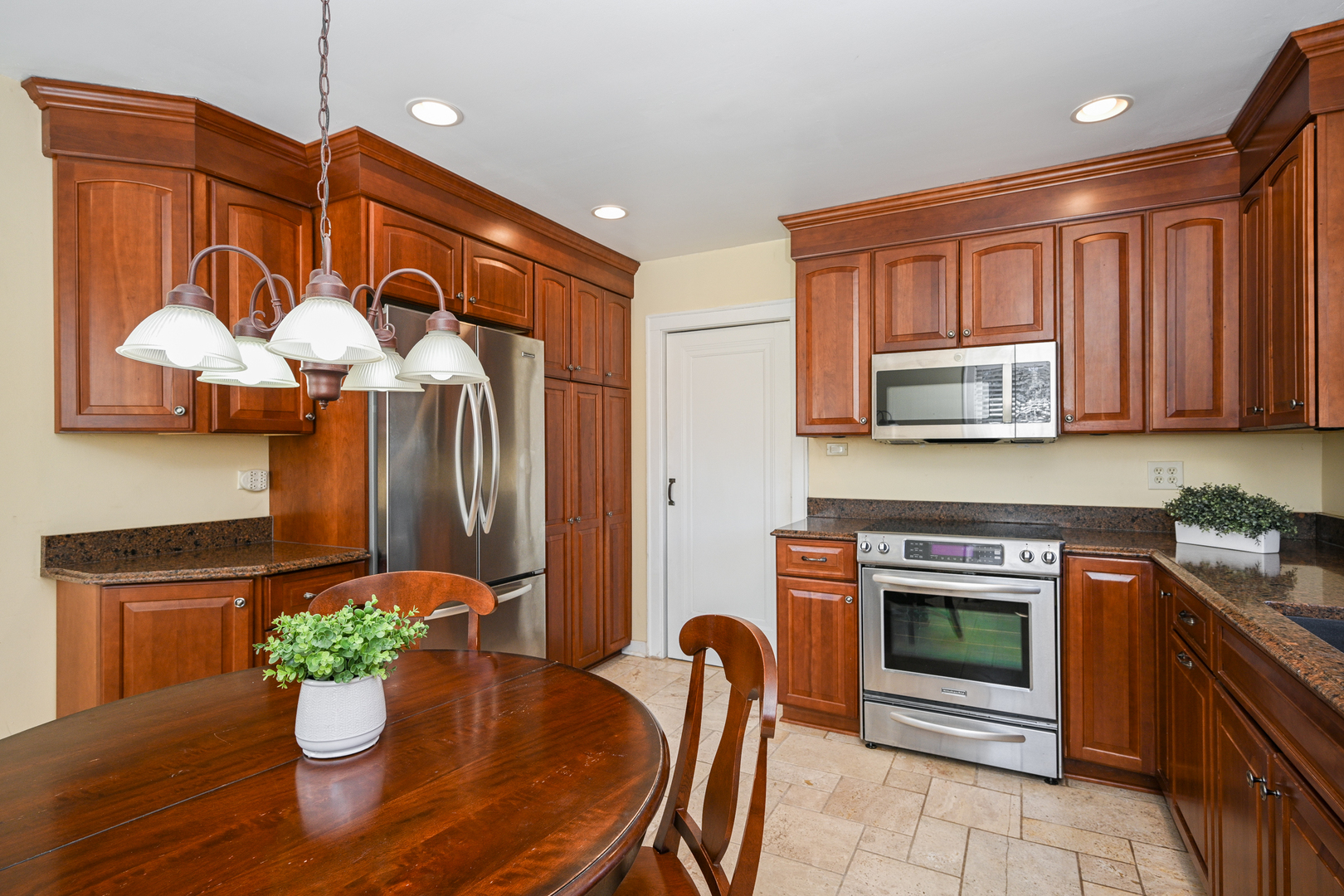 1243 Hawthorne Lane, Downers Grove, IL 60515