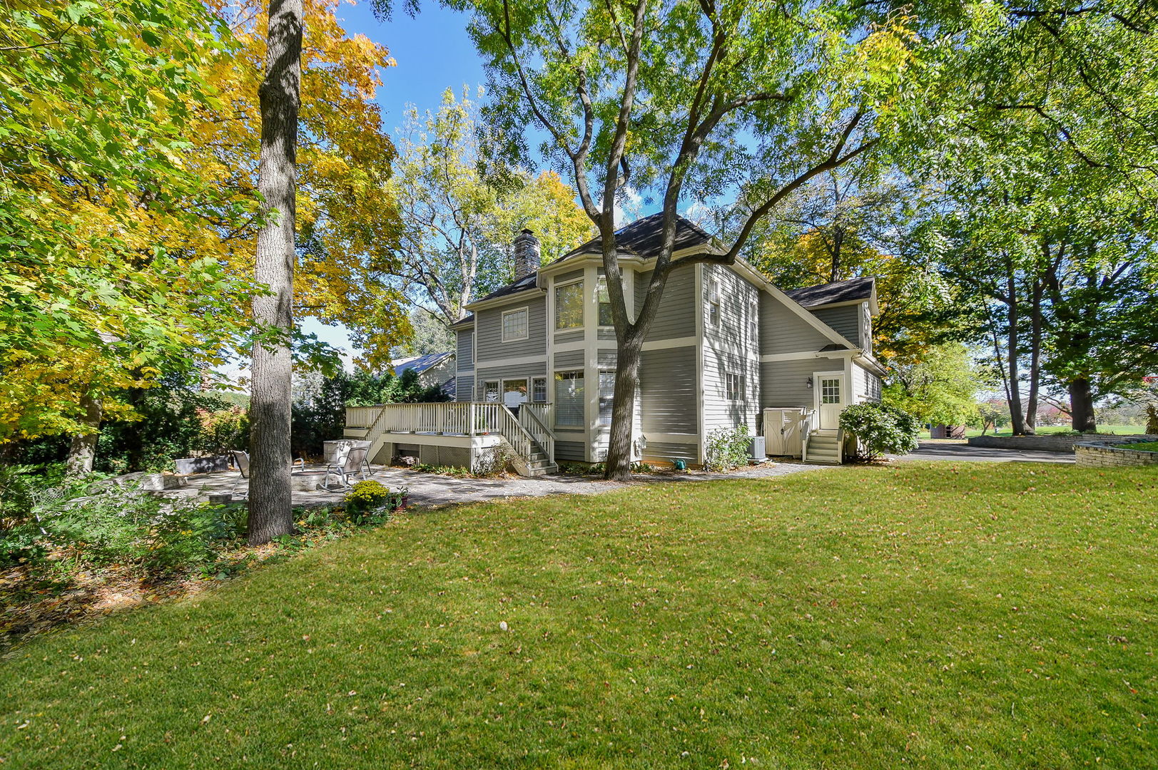 0N030 N Mill Creek Drive, Geneva, IL 60134