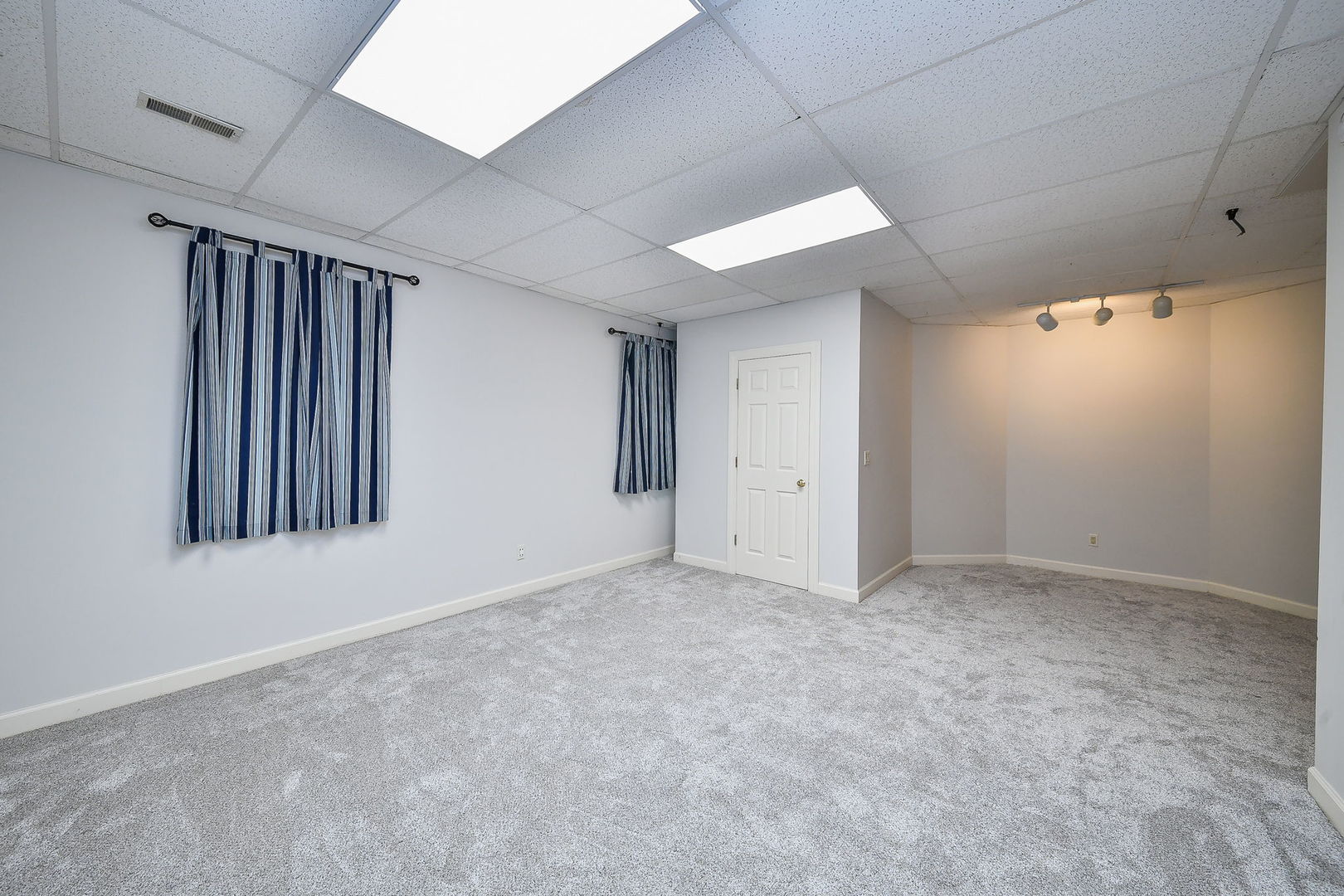 0N030 N Mill Creek Drive, Geneva, IL 60134