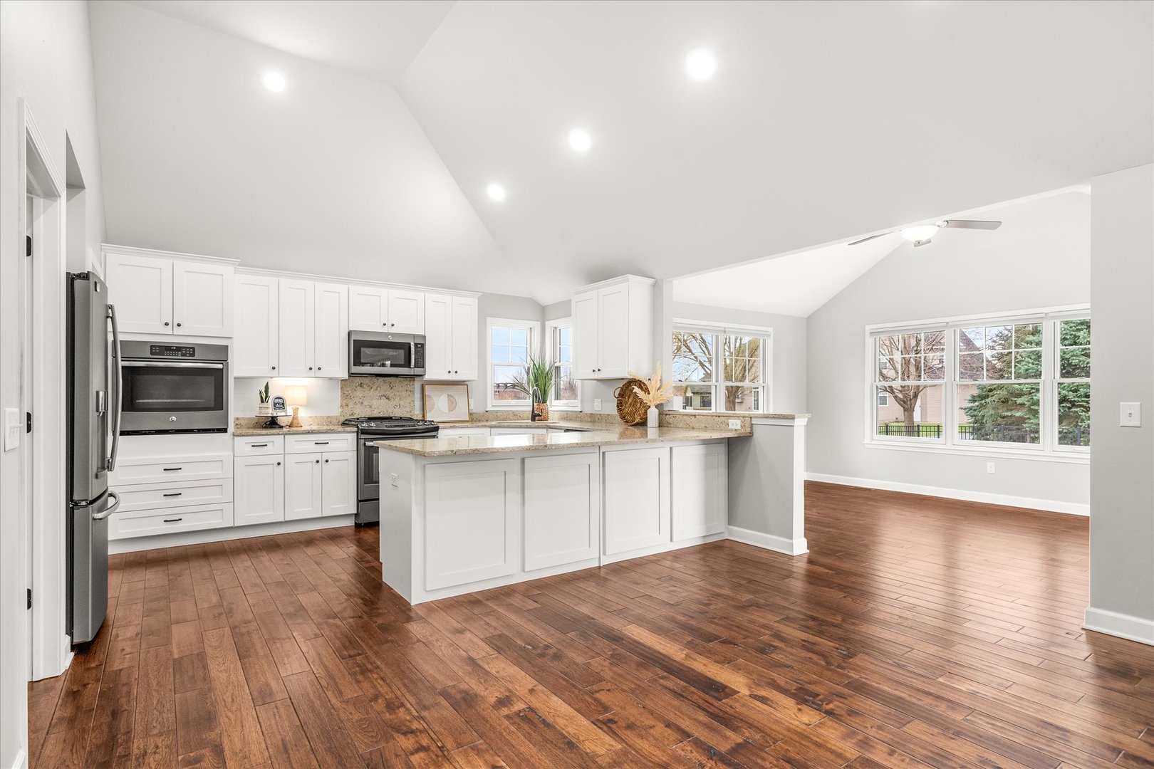 1262 Deerpath Drive, Yorkville, IL 60560