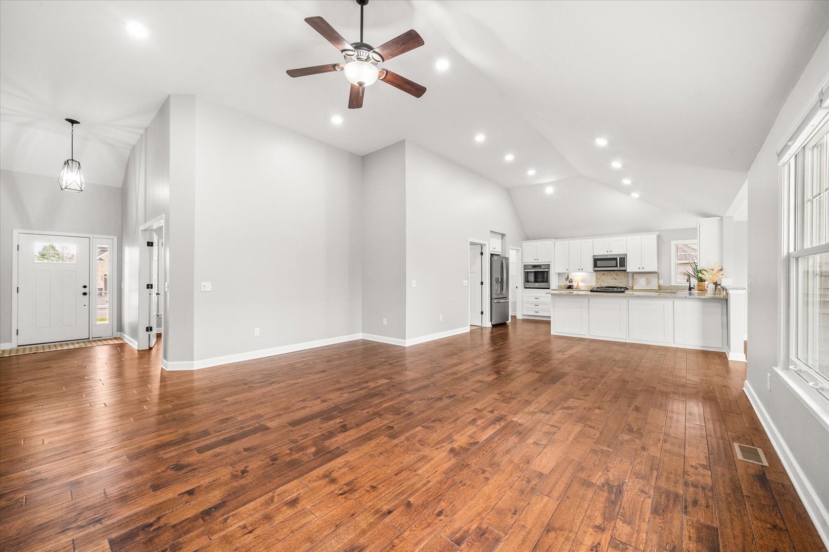 1262 Deerpath Drive, Yorkville, IL 60560