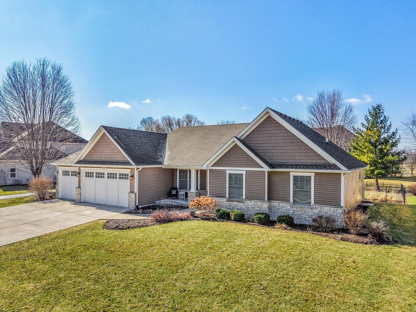 1262 Deerpath Drive, Yorkville, IL 60560