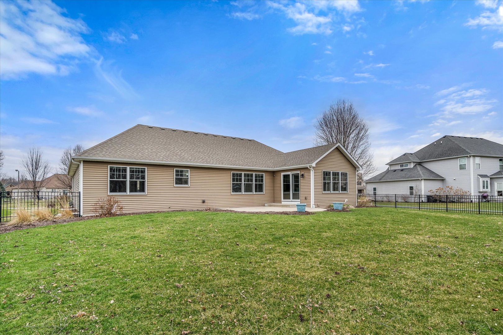1262 Deerpath Drive, Yorkville, IL 60560