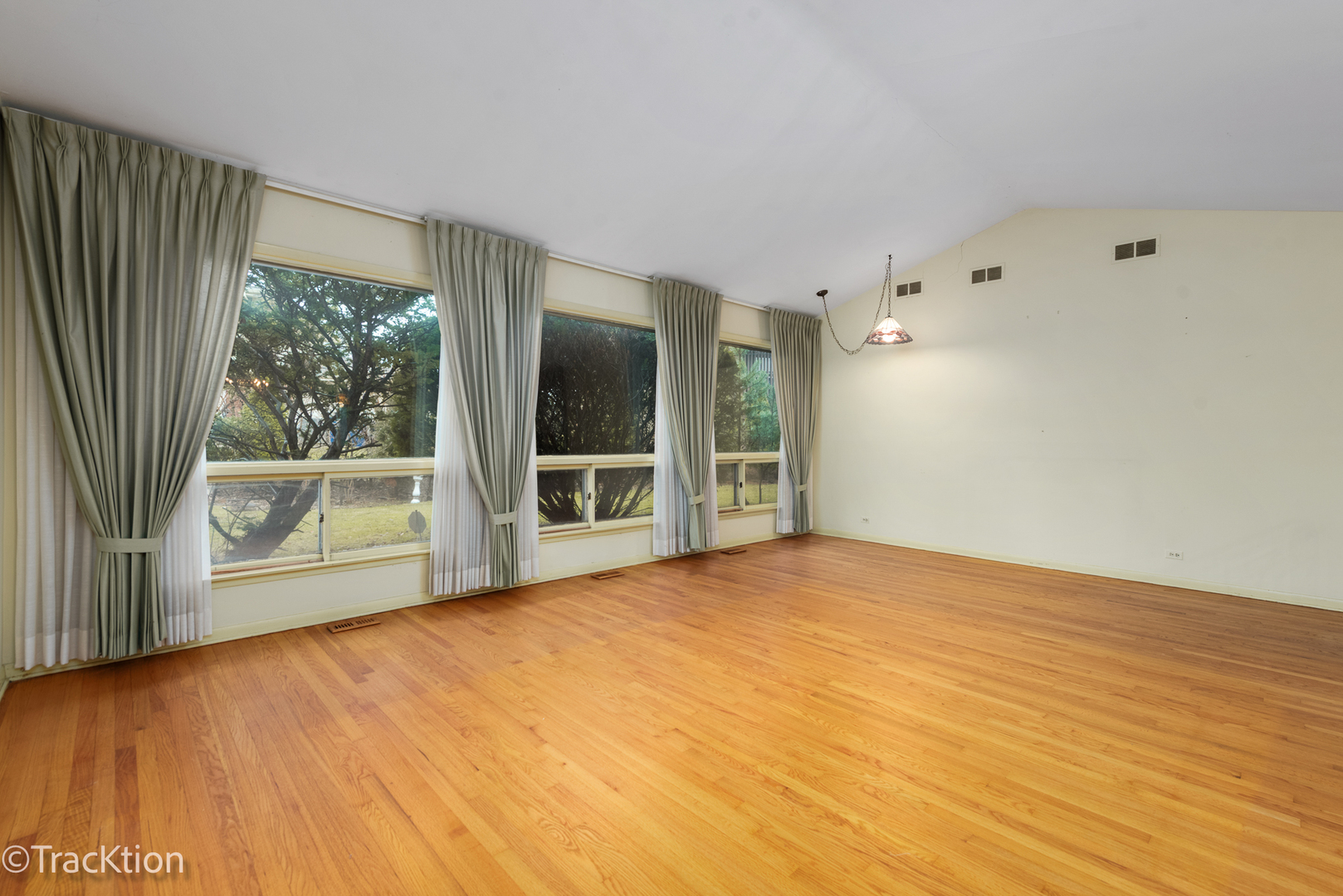 246 Vista Court, Wilmette, IL 60091