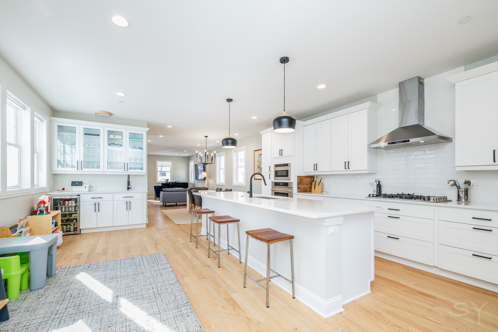 2701 Noyes Street, Evanston, IL 60201