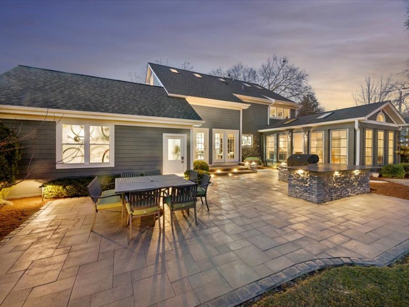 606 W Franklin Street, Wheaton, IL 60187