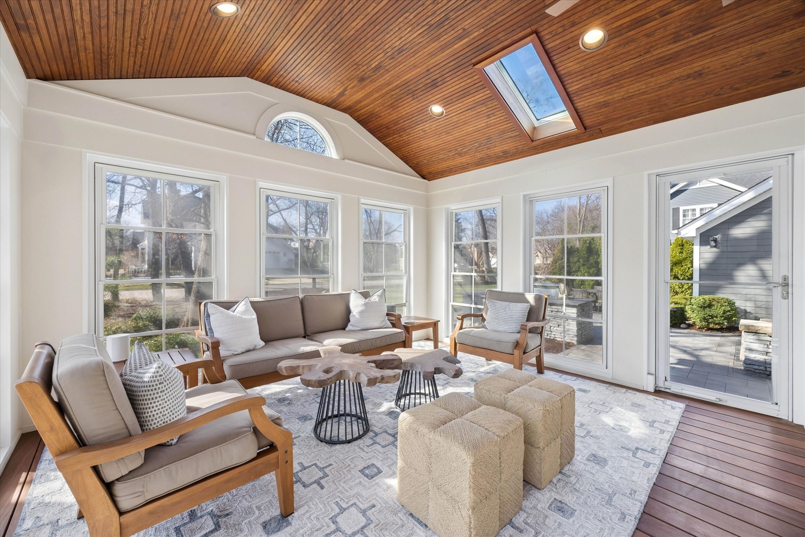 606 W Franklin Street, Wheaton, IL 60187