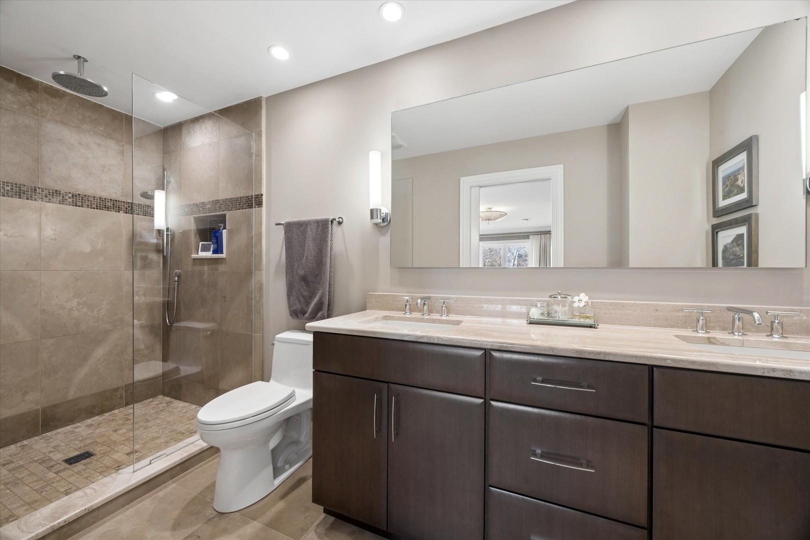 606 W Franklin Street, Wheaton, IL 60187