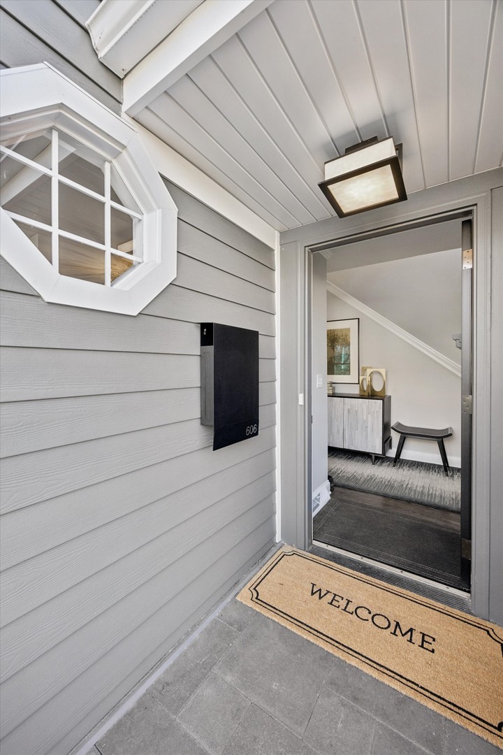 606 W Franklin Street, Wheaton, IL 60187