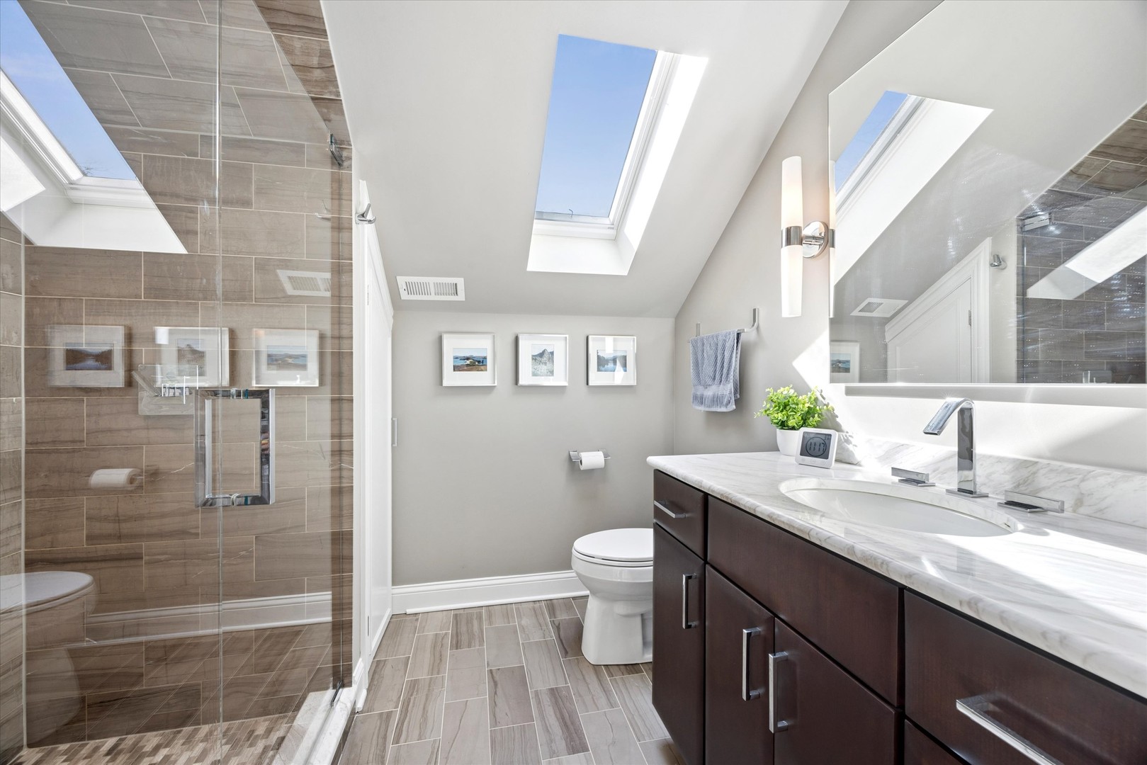 606 W Franklin Street, Wheaton, IL 60187