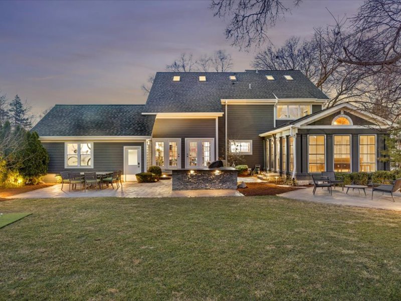 606 W Franklin Street, Wheaton, IL 60187