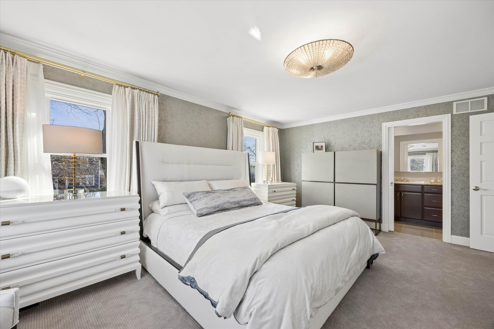 606 W Franklin Street, Wheaton, IL 60187