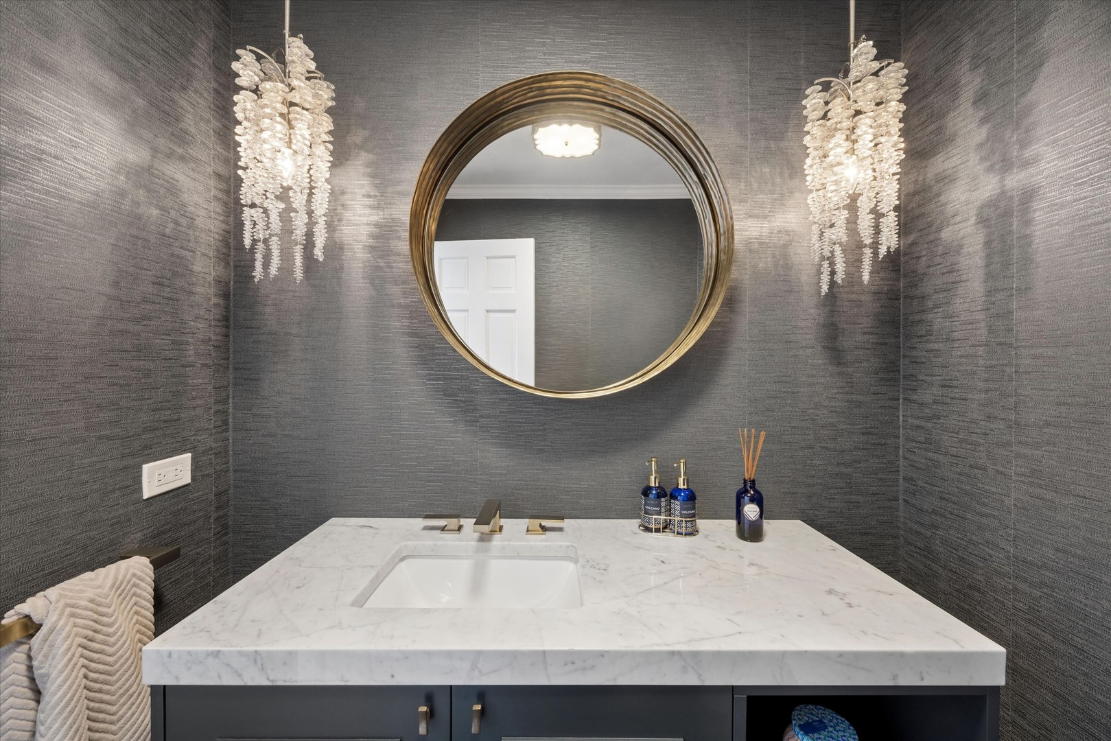 606 W Franklin Street, Wheaton, IL 60187